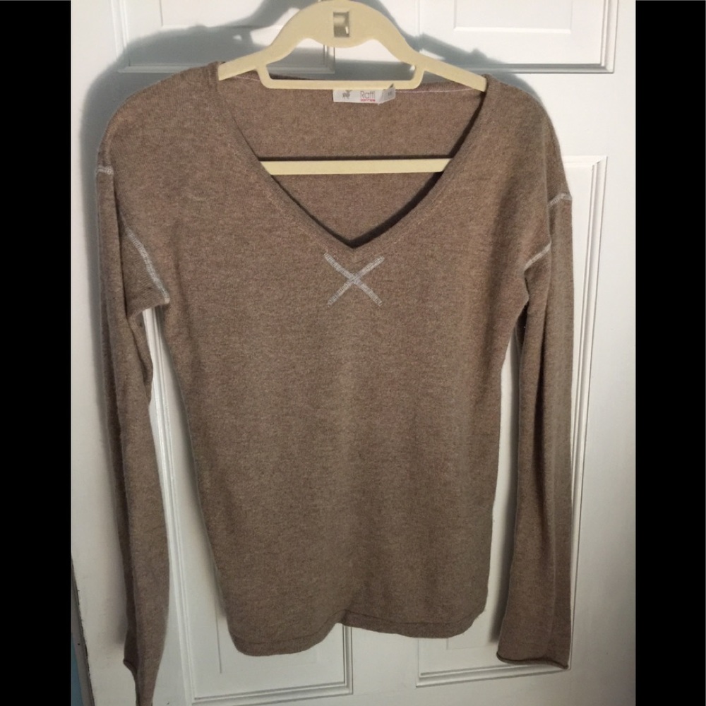 Super soft cashmere brown vneck sweater XS